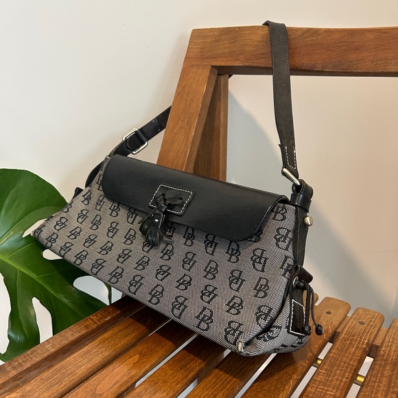 DOONEY & BOURKE Vintage Bag - Picture 3 of 15